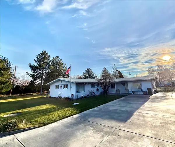 541 Fairchild Loop, Moses Lake, WA 98837