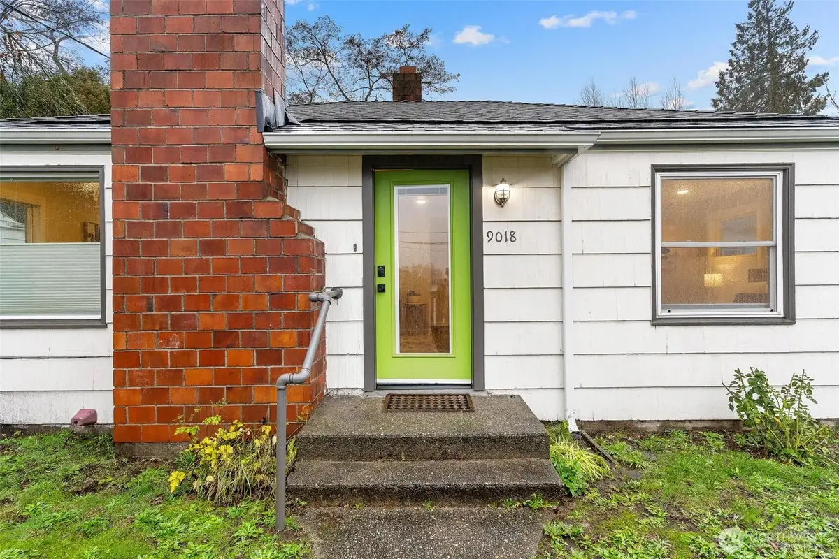 9018 14th Avenue Sw, Seattle, WA 98106 - Image #1