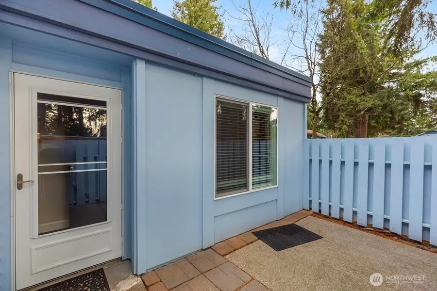 4300 NE Sunset Blvd #D1, Renton, WA 98059 - Image #2