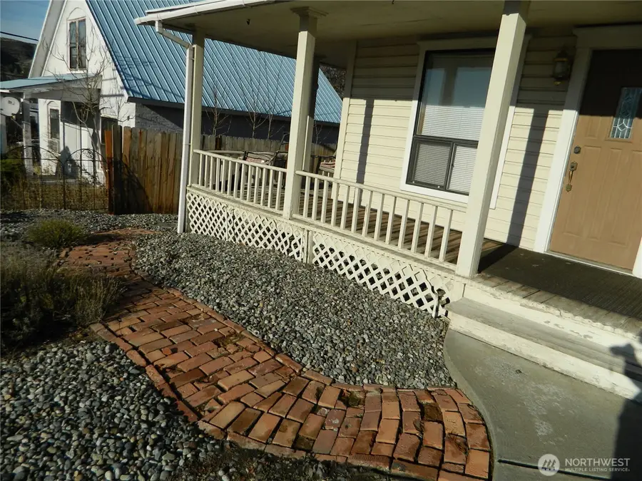 19 3rd Street E, Tonasket, WA 98855 - Image #2