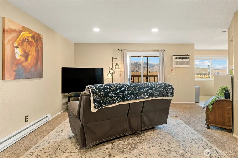 509 2nd Street Ne, East Wenatchee, WA 98802 - #3