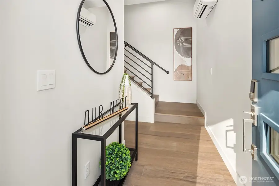 4572 22nd Avenue Sw, Seattle, WA 98106 - Image #3