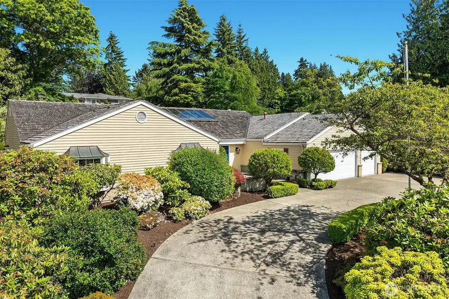 4226 92nd Avenue Ne, Yarrow Point, WA 98004 - Image #2