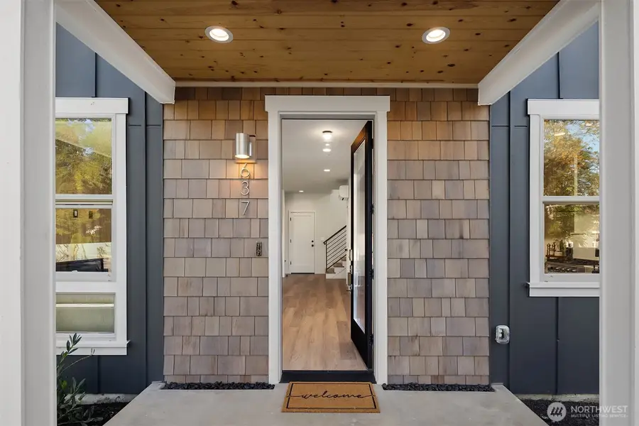 637 18th Avenue W, Kirkland, WA 98033 - Image #2