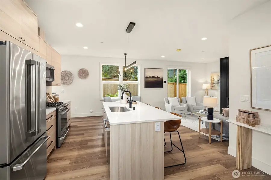 817 18th Avenue W, Kirkland, WA 98033 - Image #2