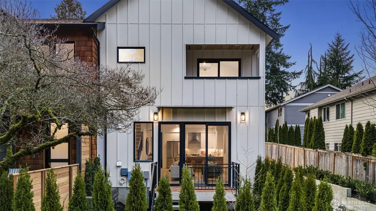 9511 132nd Avenue Ne #B, Kirkland, WA 98033 - Image #1