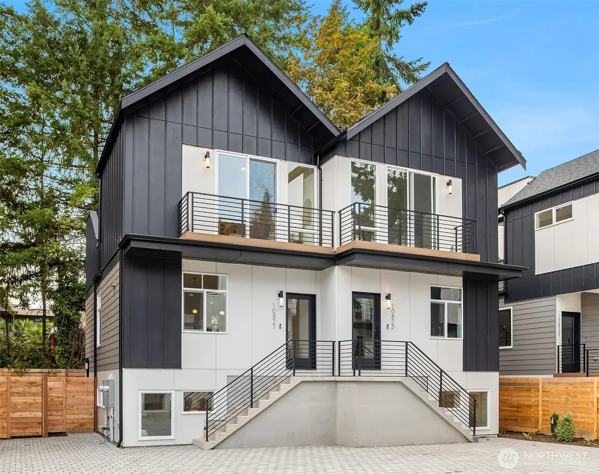 10821 11th Avenue Ne, Seattle, WA 98125 - Image #1