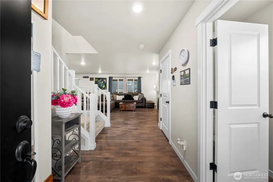 912 Vine Maple Street Se, Lacey, WA 98503 - Image #2