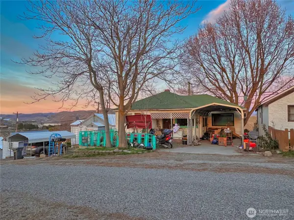 111 Young Street, Grand Coulee, WA 99133