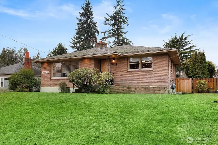 9233 Mary Avenue Nw, Seattle, WA 98117 - Image #2