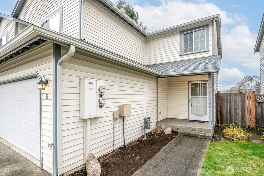 808 13th Street Se #E, Puyallup, WA 98372 - Image #2