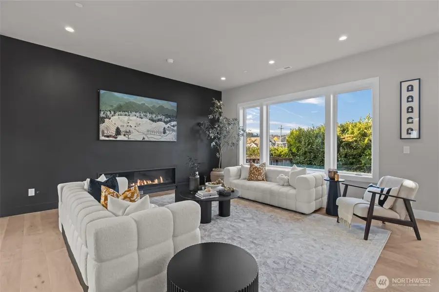 904 N 33rd Place, Renton, WA 98056 - Image #2