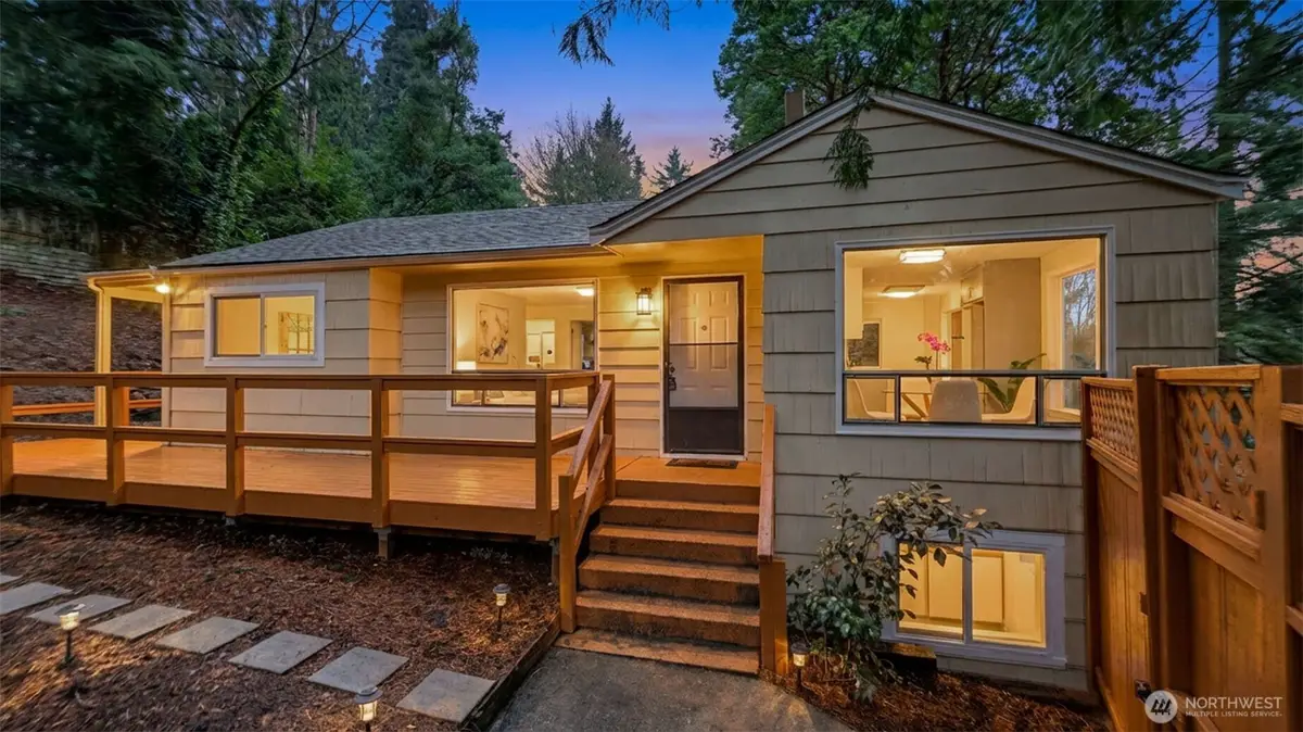 13909 4th Avenue Ne, Seattle, WA 98125 - Image #1