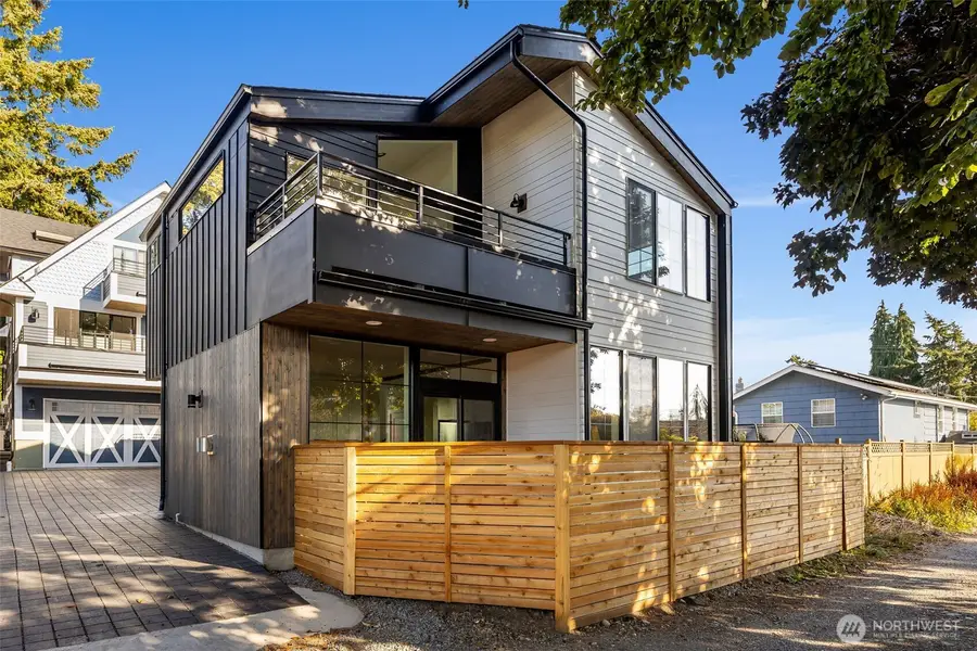 10713 2nd Avenue Nw, Seattle, WA 98177 - Image #2