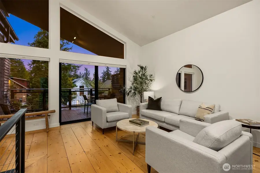 522 Madrona Way Ne #4, Bainbridge Island, WA 98110 - Image #2