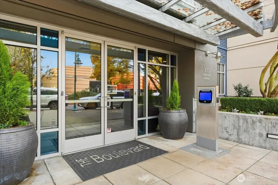 375 Kirkland Avenue #108, Kirkland, WA 98033 - Image #2