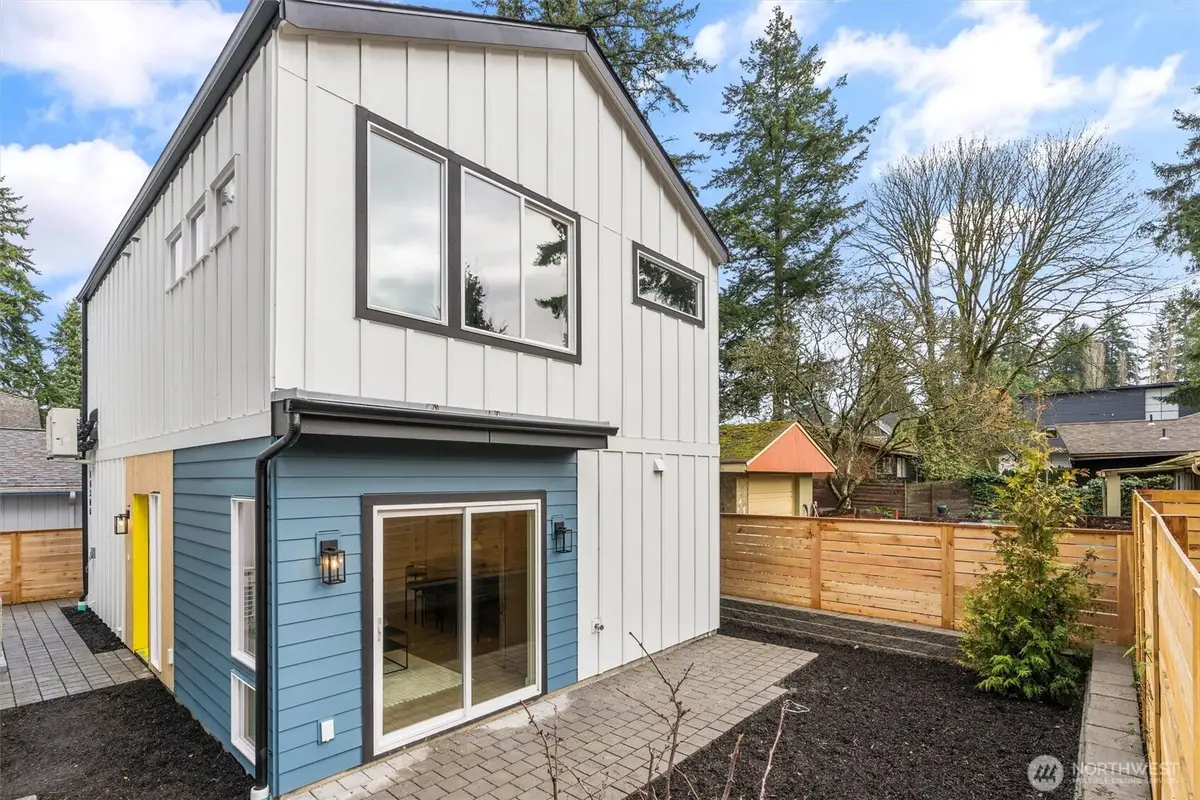 14306 Roslyn Place N, Seattle, WA 98133 - Image #1