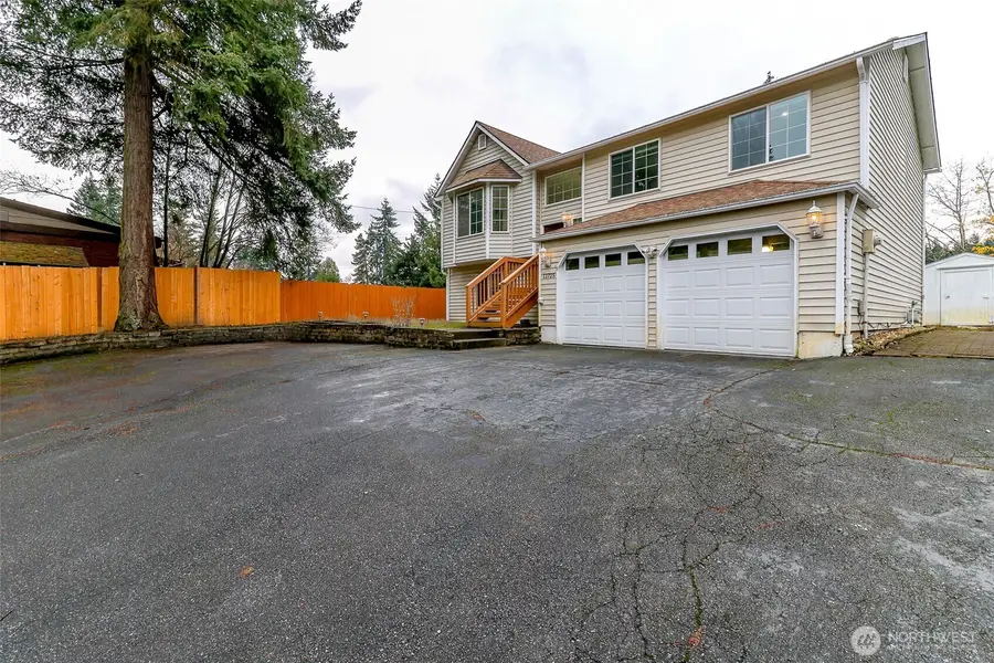 12725 Roosevelt Way Ne, Seattle, WA 98125 - Image #2