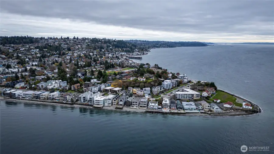 3035 64th Avenue Sw, Seattle, WA 98116 - Image #2