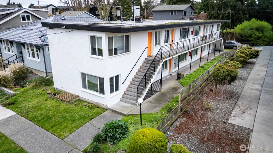 3035 64th Avenue Sw, Seattle, WA 98116 - Image #3