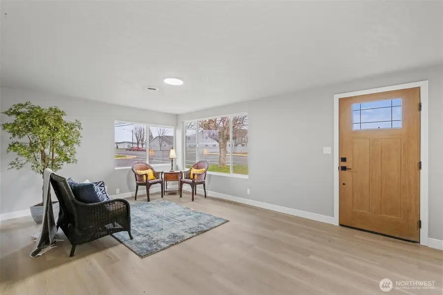 307 3rd Avenue Ne, Quincy, WA 98848 - Image #2