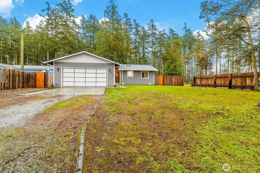4318 Hunter Ln, Oak Harbor, WA 98277 - Image #2