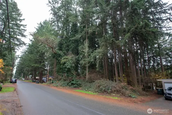 6943 20th Avenue E, Lacey, WA 98503