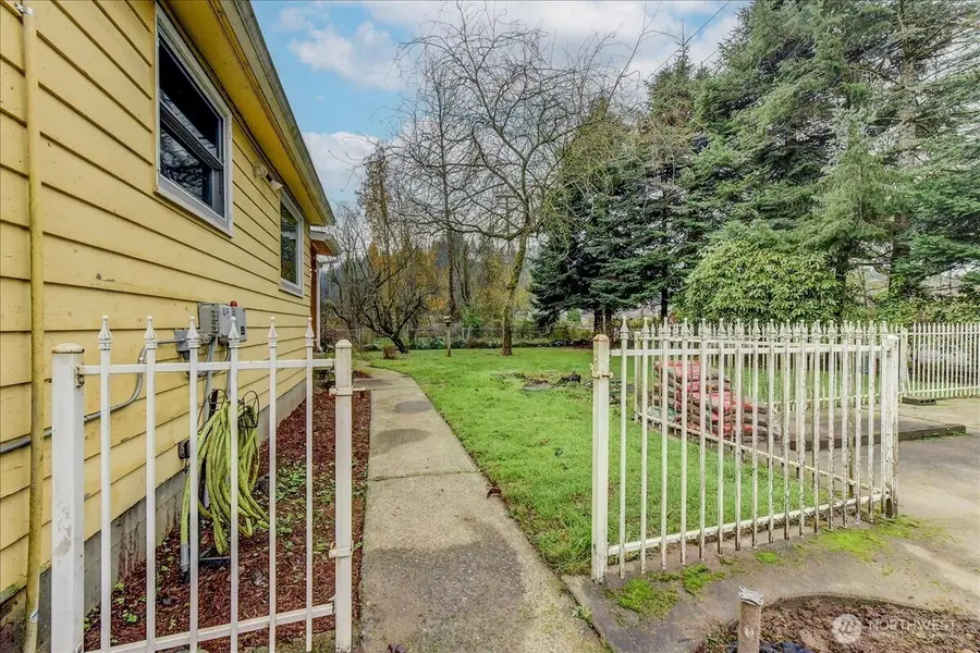 15214 149th Avenue Se, Renton, WA 98058 - Image #2