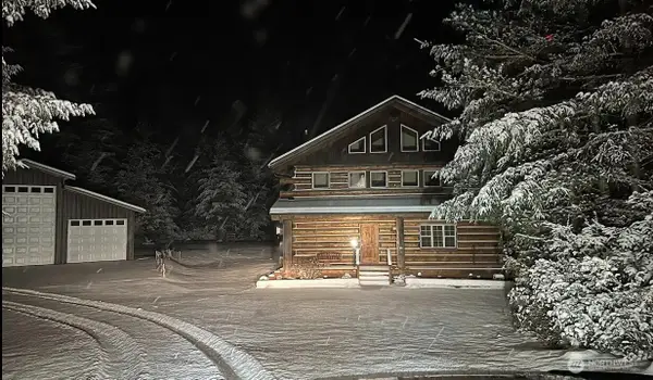 40 E Seahawks Way, Belfair, WA 98528