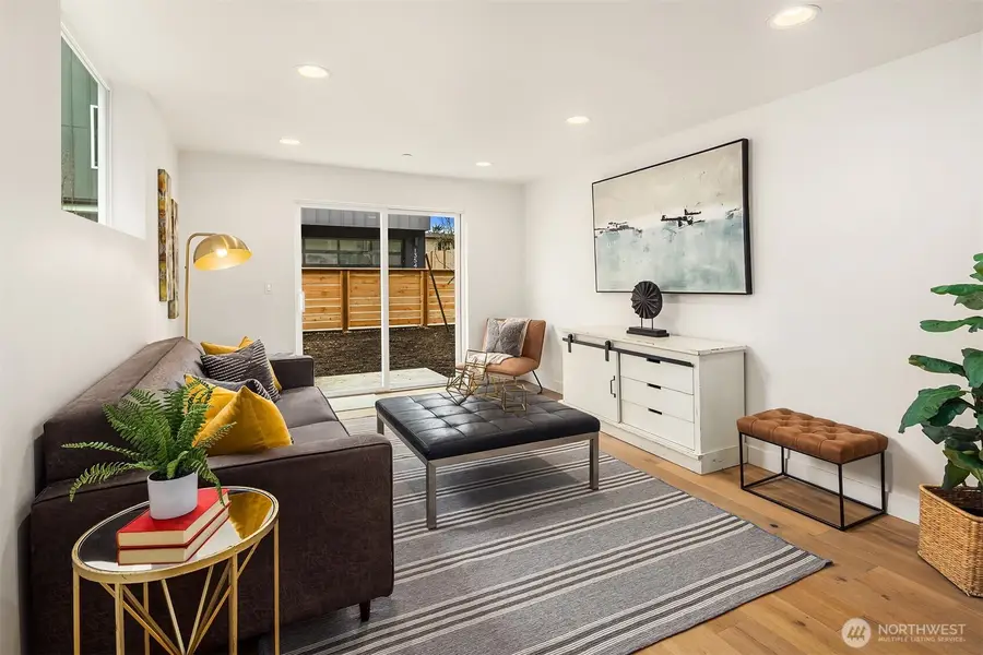 13546 39th Avenue Ne, Seattle, WA 98125 - Image #2