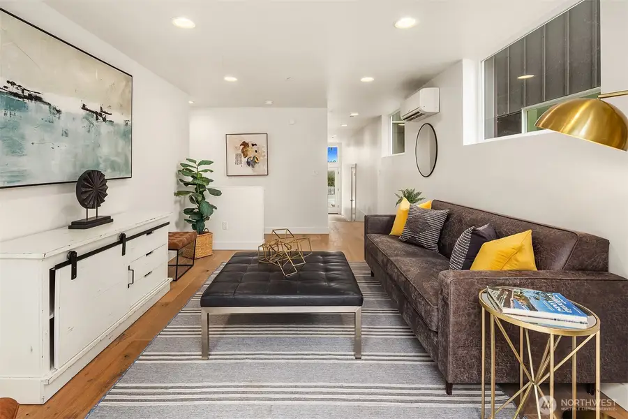 13546 39th Avenue Ne, Seattle, WA 98125 - Image #3