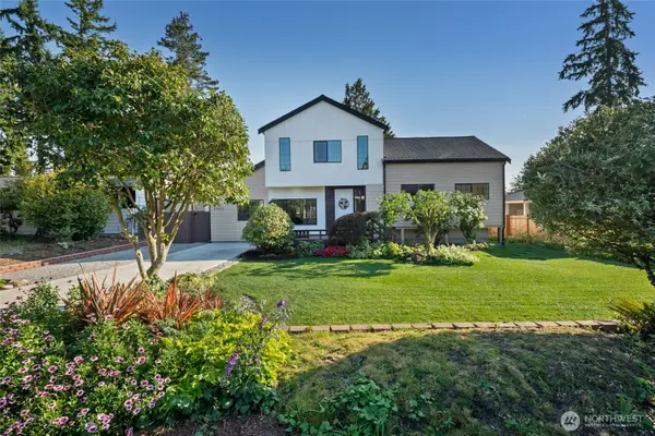 4902 241st Street Sw, Mountlake Terrace, WA 98043