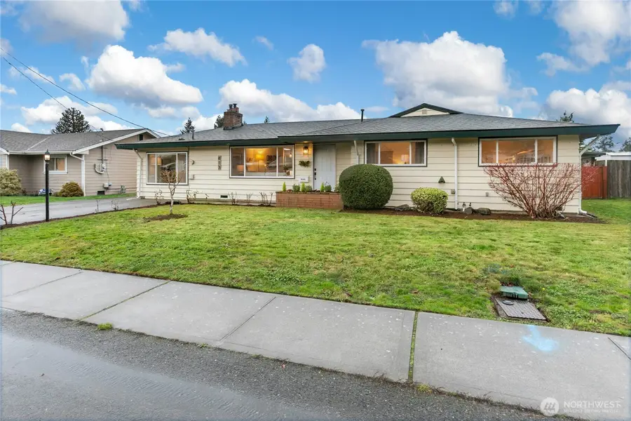 813 Kirkland Avenue Ne, Renton, WA 98056 - Image #3
