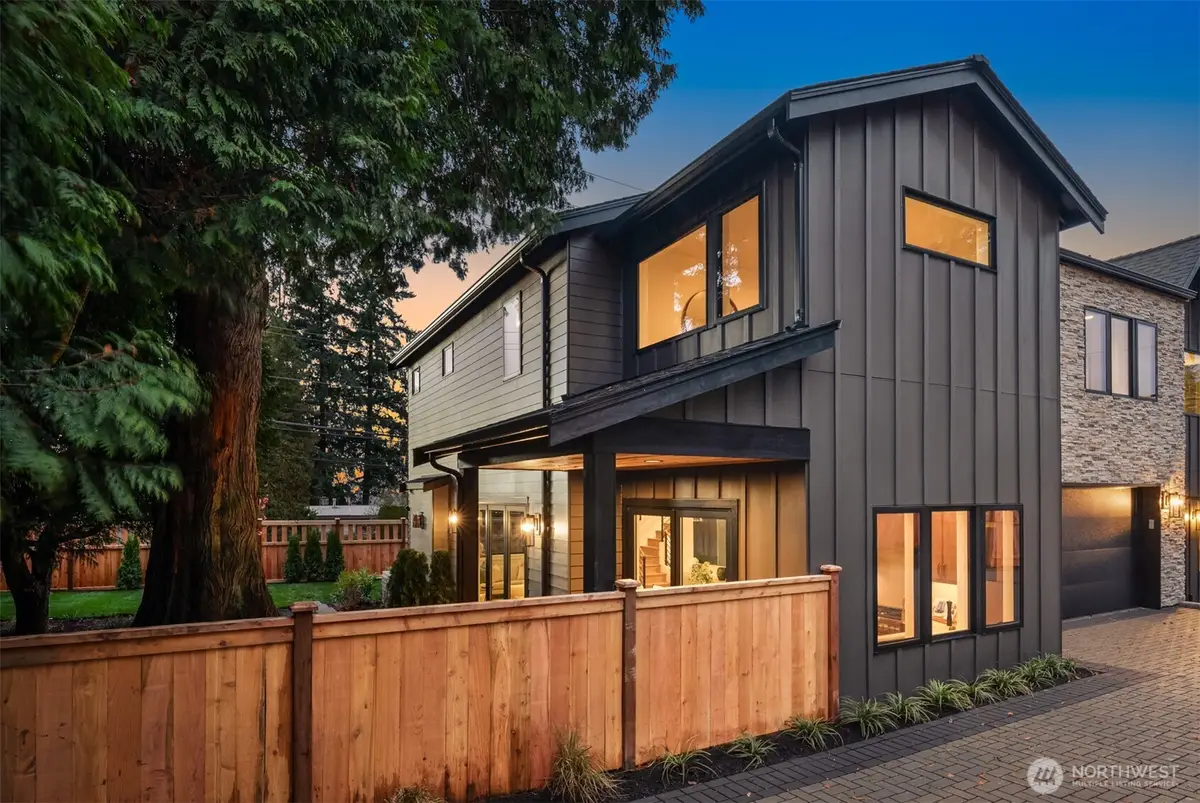 5916 108th Avenue Ne, Kirkland, WA 98033 - Image #1