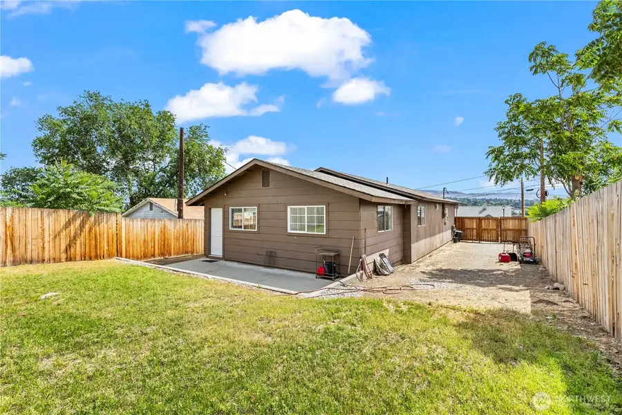 724 S Chelan Avenue, Wenatchee, WA 98801 - Image #2