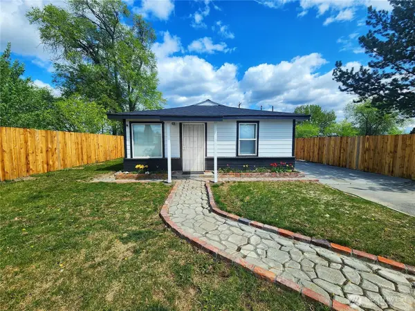 3021 W Peninsula, Moses Lake, WA 98837