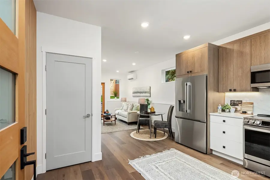 13768 22nd Avenue Ne, Seattle, WA 98125 - Image #2