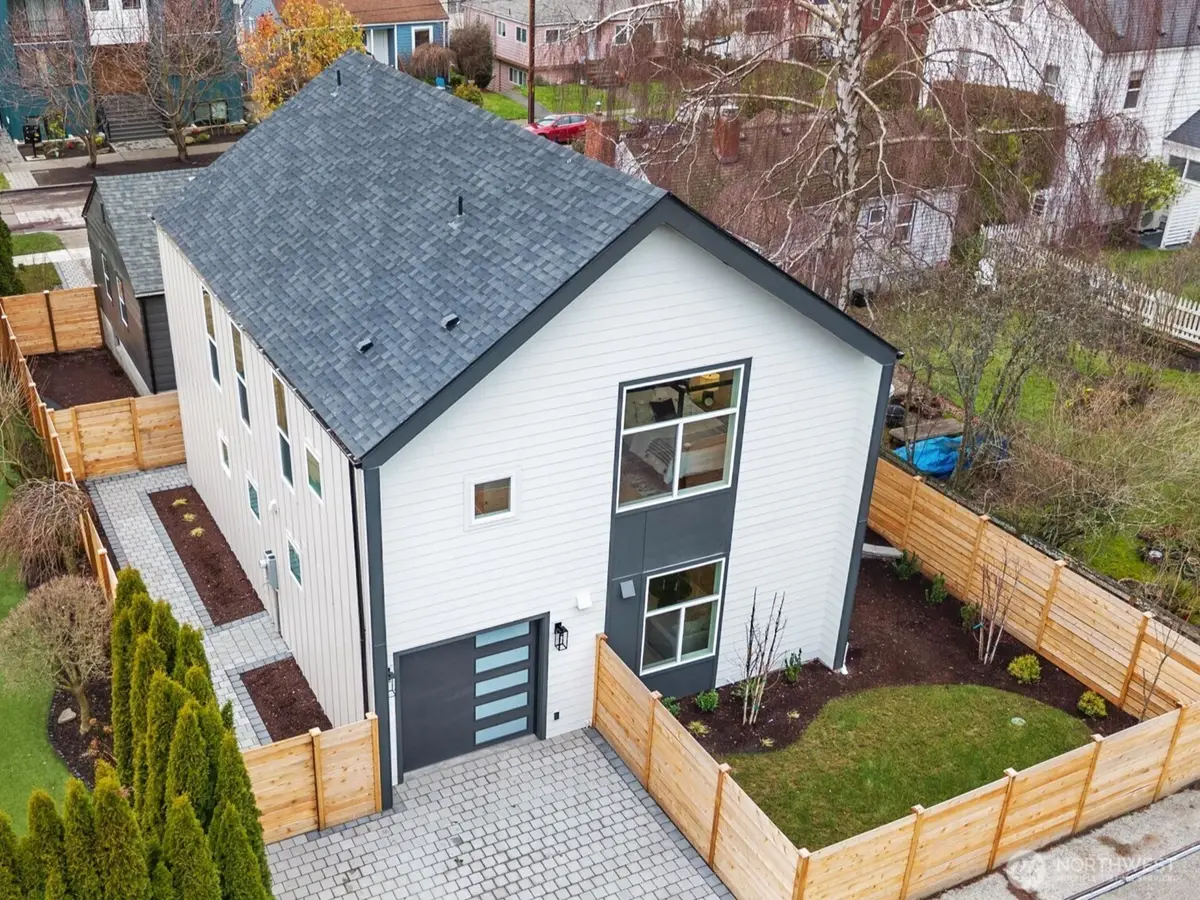 3436 33rd Avenue W #1, Seattle, WA 98199 - Image #1