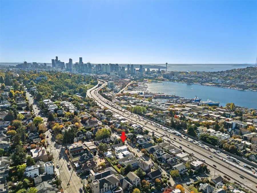 2212 Broadway E, Seattle, WA 98102 - Image #2