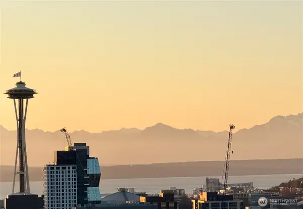 700 E Denny Way #PH603, Seattle, WA 98122