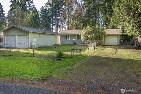 2202 Tacoma Point Drive E, Lake Tapps, WA 98391