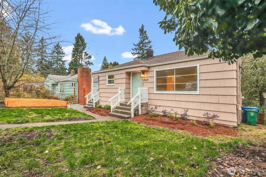 12534 North Park Avenue N, Seattle, WA 98133 - Image #2