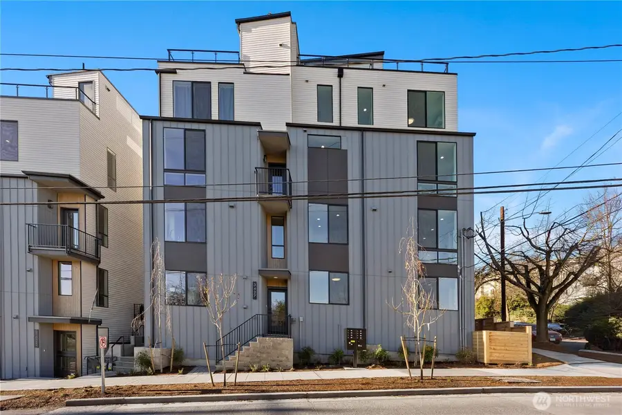 953 N 35th Street, Seattle, WA 98103 - Image #2