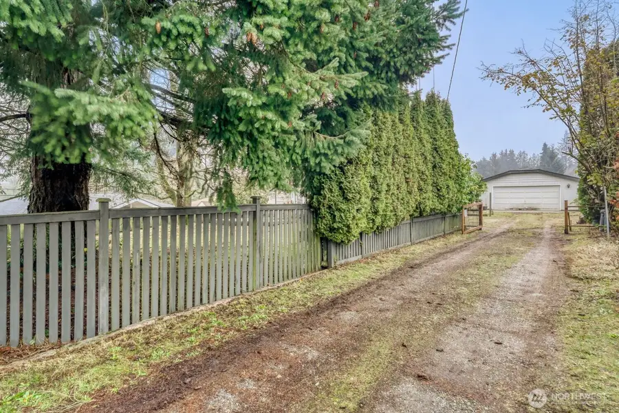 208 78th Place Sw, Everett, WA 98203 - Image #2