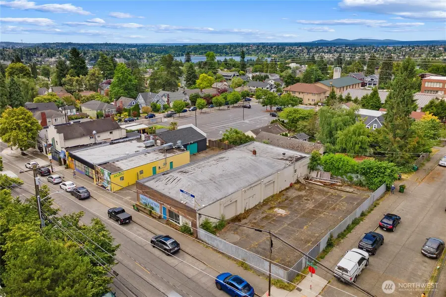 8521 Roosevelt Way Ne, Seattle, WA 98115 - Image #3