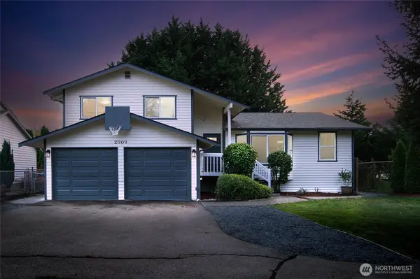 2009 N 154th Place, Shoreline, WA 98133
