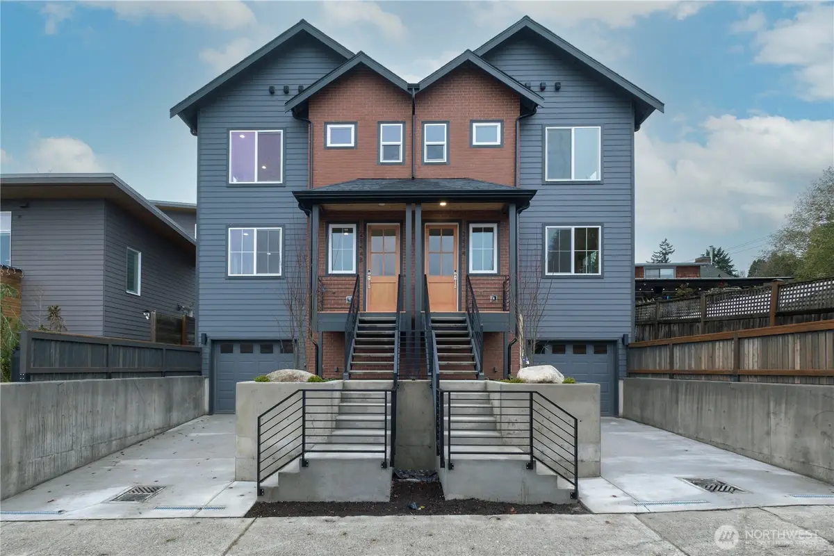 2844 22nd Avenue W, Seattle, WA 98199 - Image #1