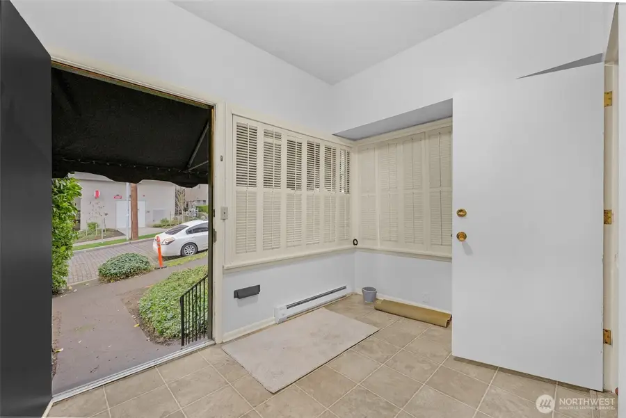 708 Warren Avenue N, Seattle, WA 98109 - Image #3