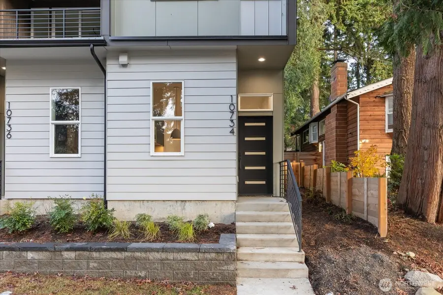 10734 Interlake Avenue N, Seattle, WA 98133 - Image #2