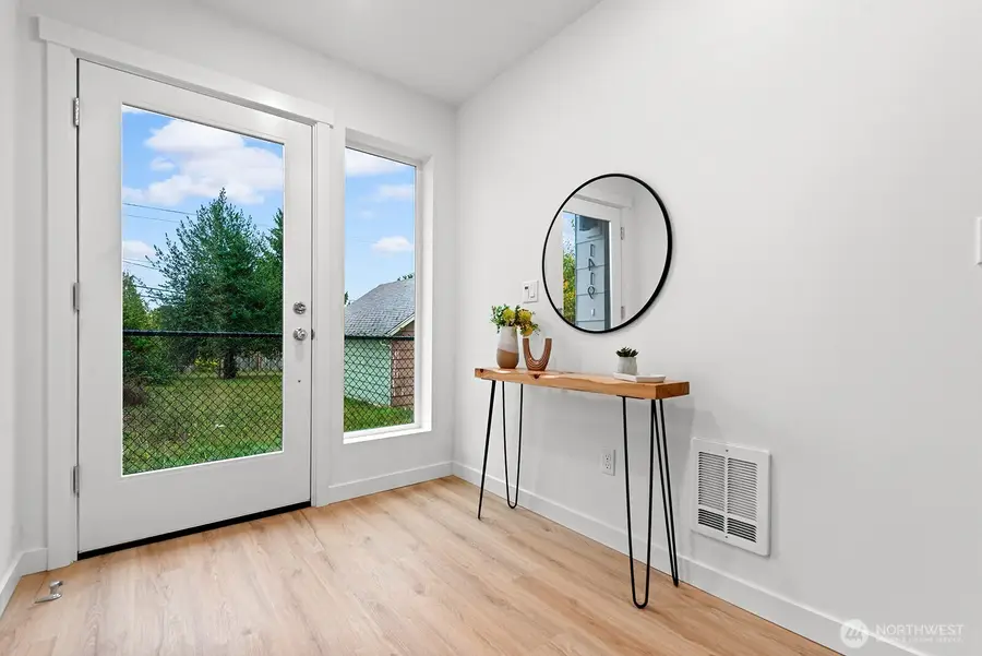 1411 SW 111th Lane, Seattle, WA 98164 - Image #2